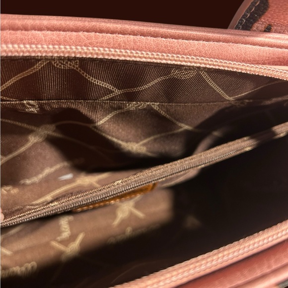 Wrangler Pink and Black Cow Print Women's Bag with concealed carry zipper pouch - Picture 11 of 13